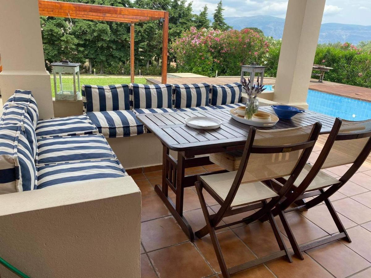 Georges Villa Galaxidi, Family, Pool And Garden 외부 사진