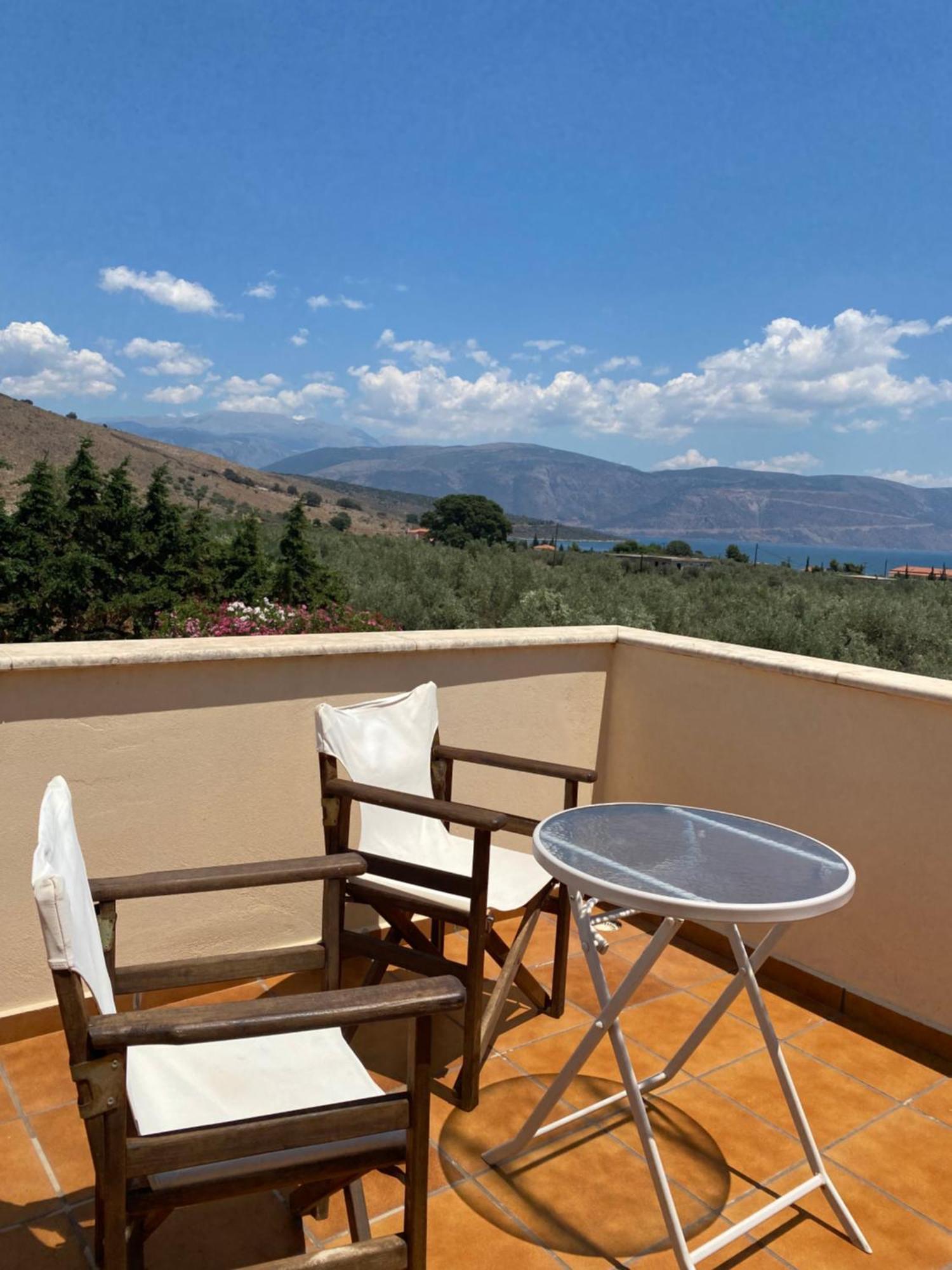 Georges Villa Galaxidi, Family, Pool And Garden 외부 사진