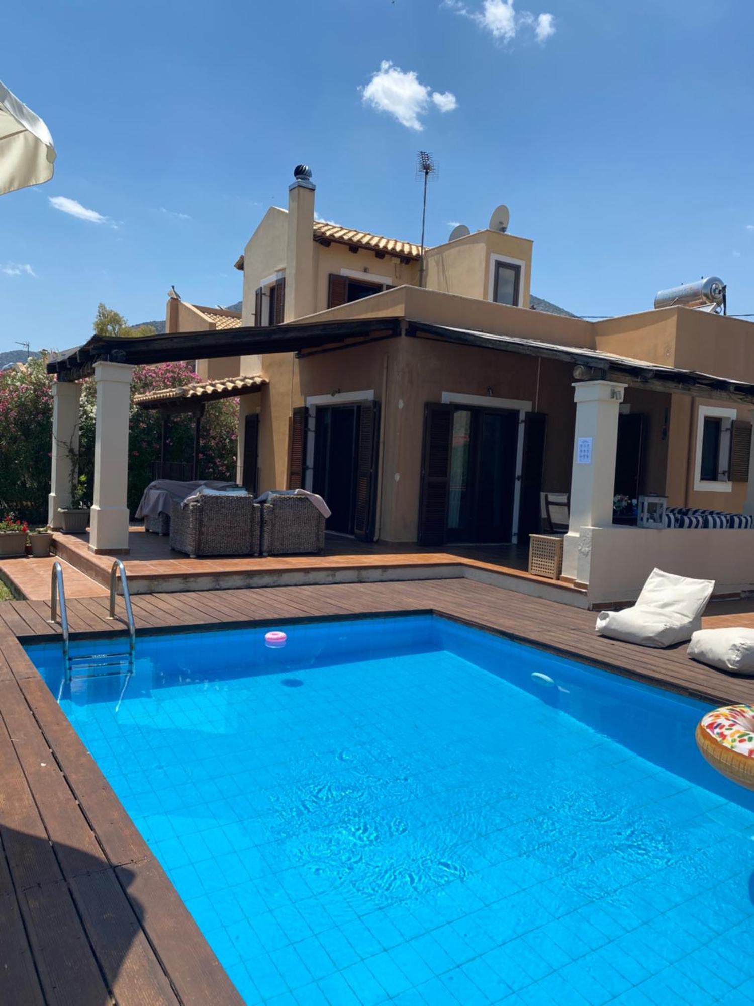 Georges Villa Galaxidi, Family, Pool And Garden 외부 사진